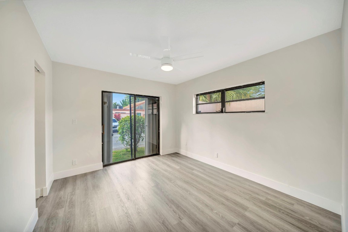 WATERSIDE VILLAS - Residential