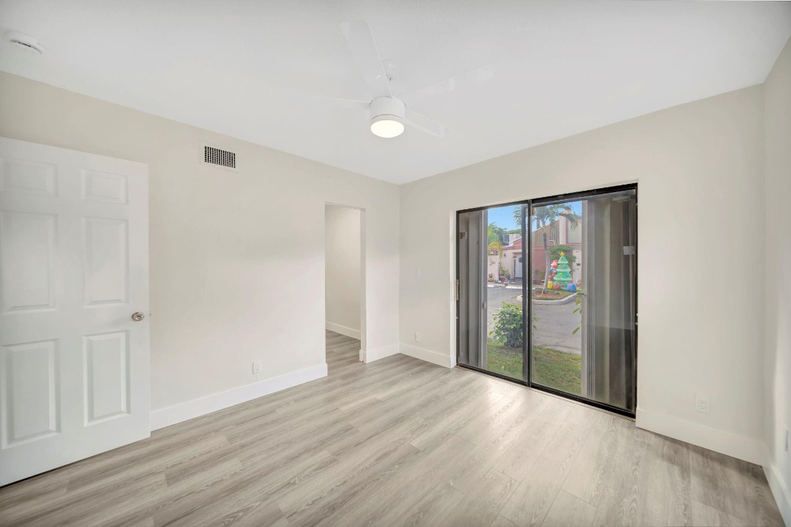 WATERSIDE VILLAS - Residential