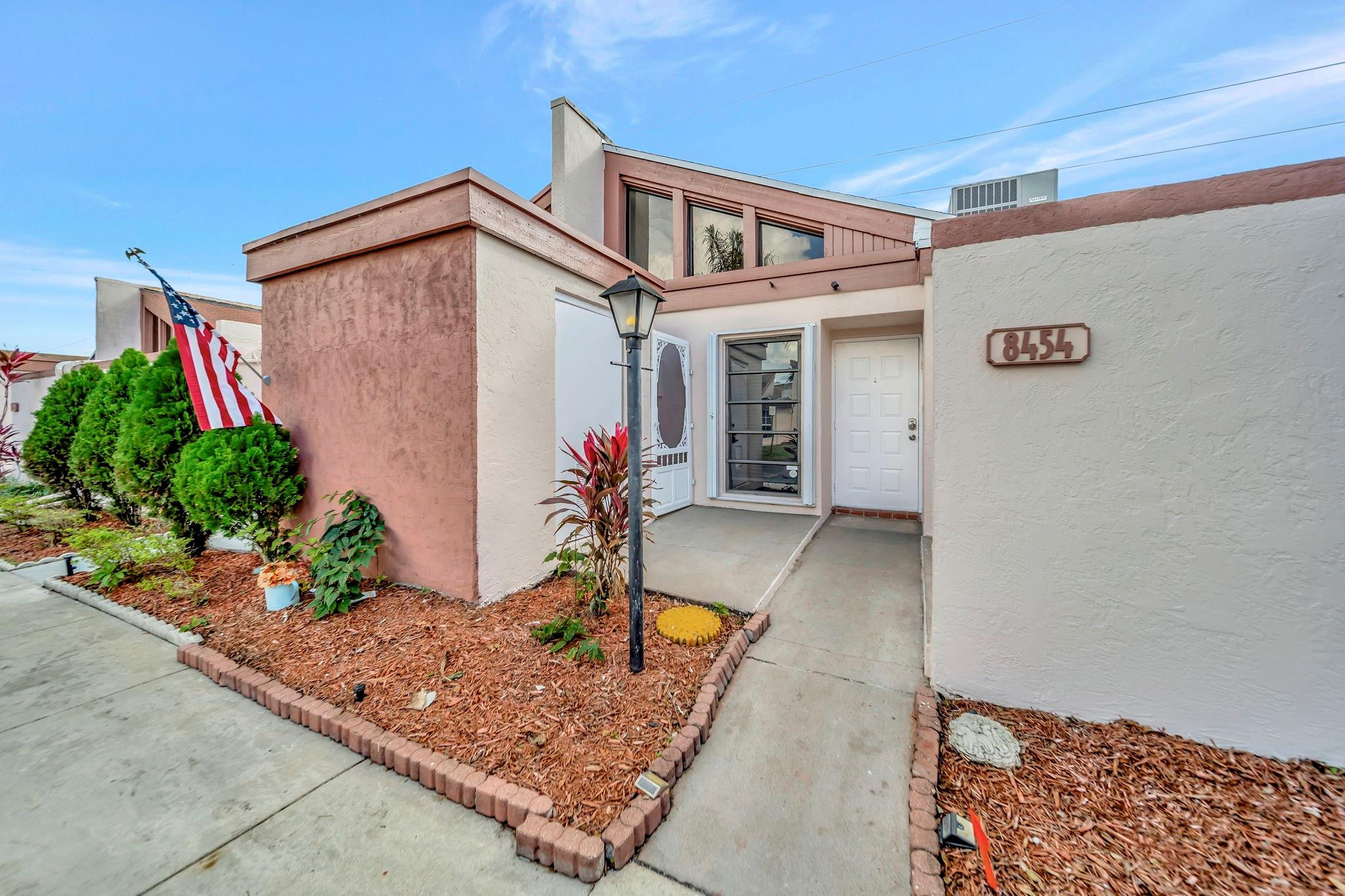 WATERSIDE VILLAS - Residential