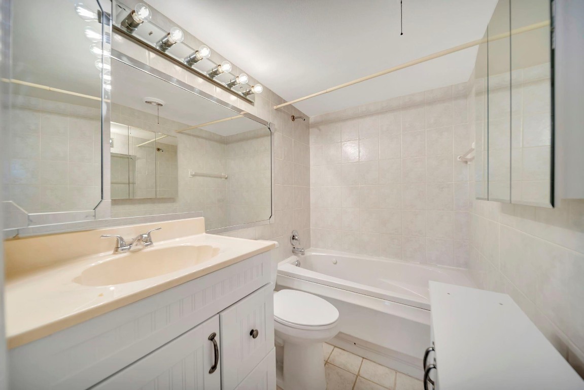 WATERSIDE VILLAS - Residential