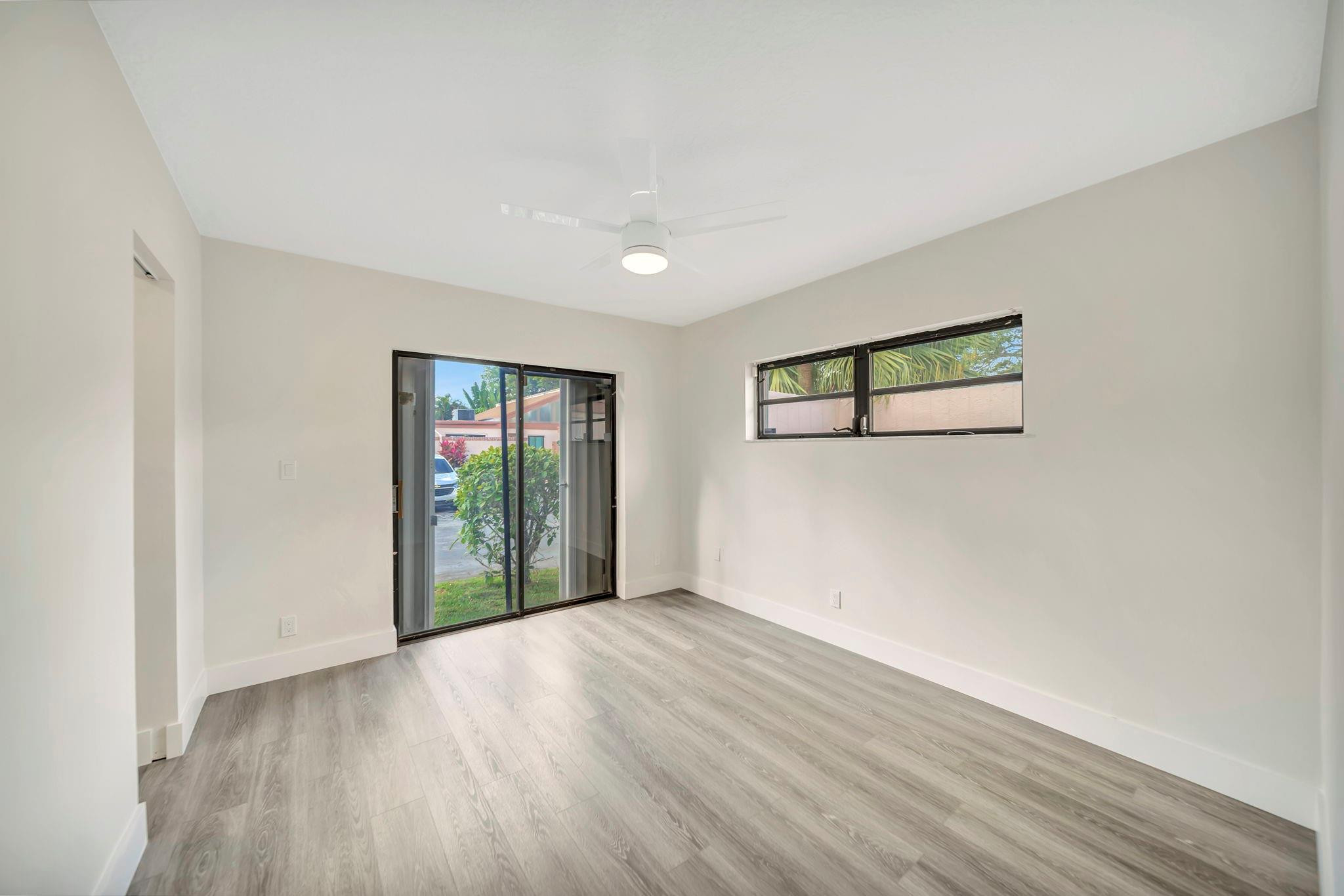 WATERSIDE VILLAS - Residential