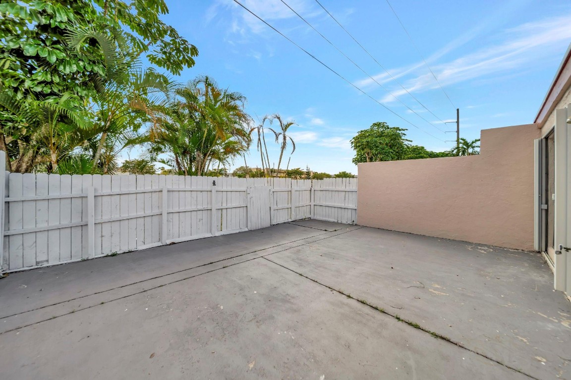 WATERSIDE VILLAS - Residential