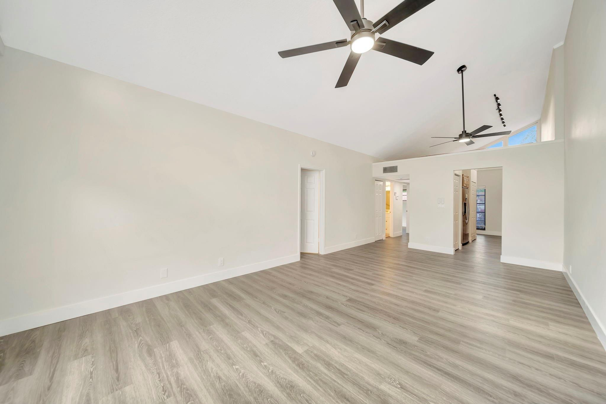 WATERSIDE VILLAS - Residential