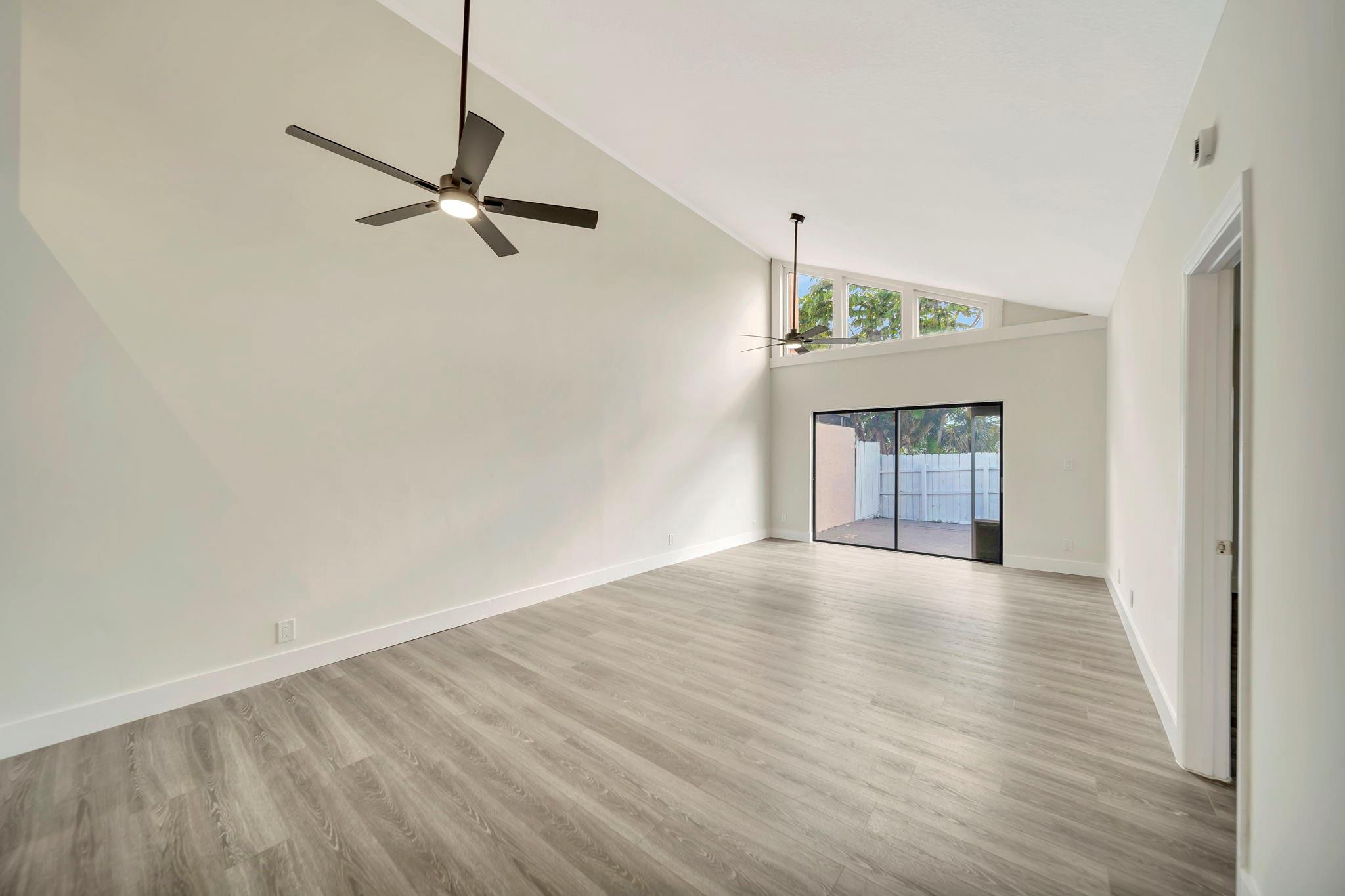 WATERSIDE VILLAS - Residential