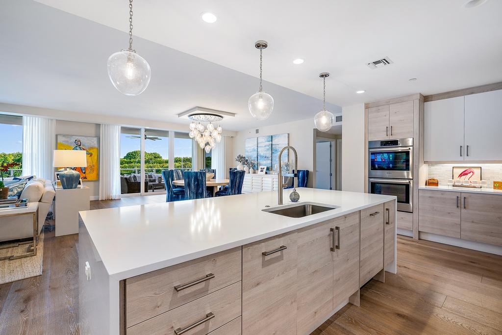 AZURE CONDO - Residential