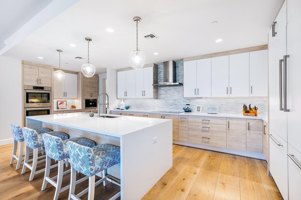 AZURE CONDO - Residential