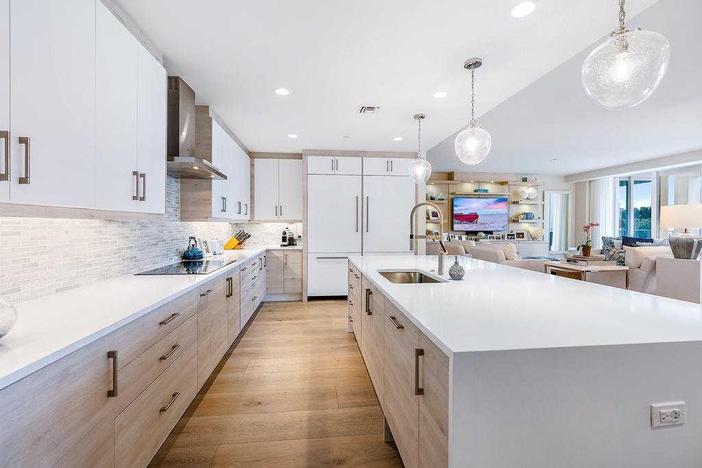 AZURE CONDO - Residential