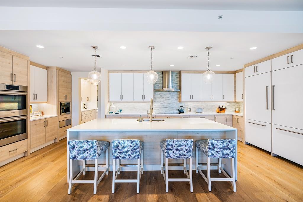 AZURE CONDO - Residential