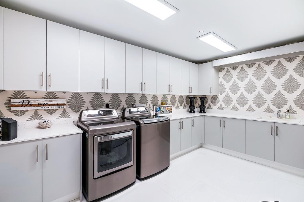 AZURE CONDO - Residential