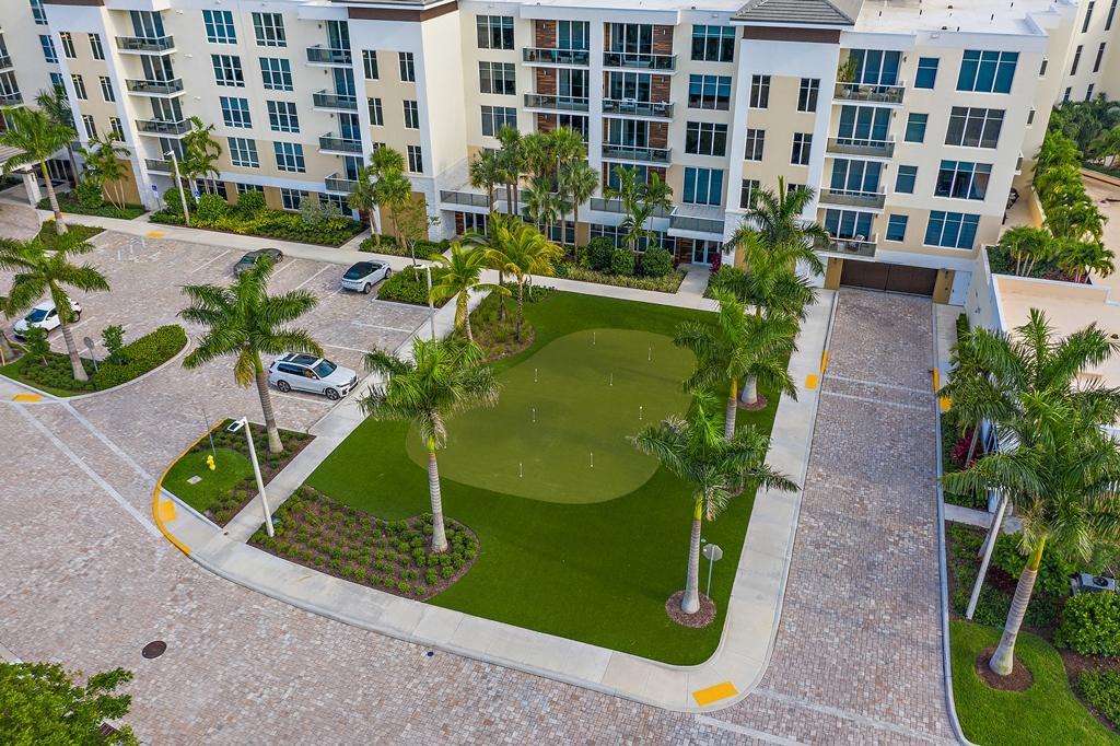 AZURE CONDO - Residential