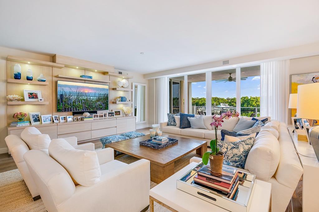 AZURE CONDO - Residential