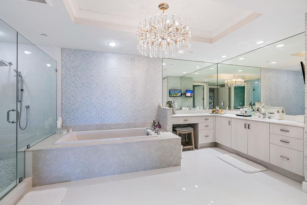 AZURE CONDO - Residential