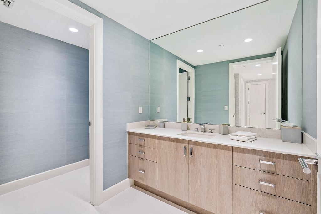 AZURE CONDO - Residential