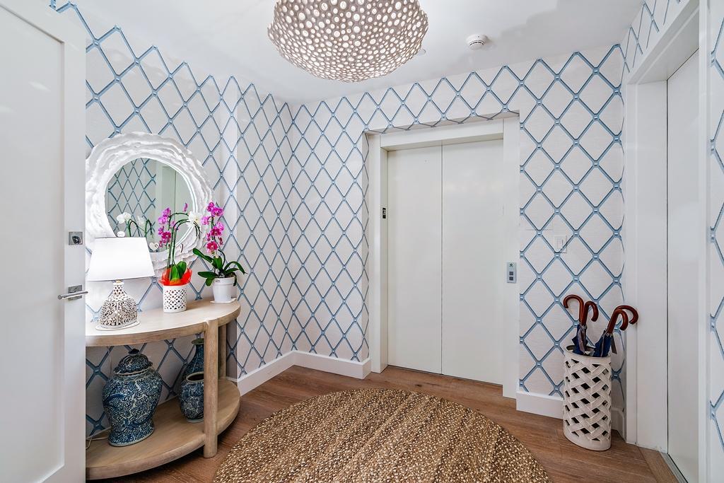 AZURE CONDO - Residential