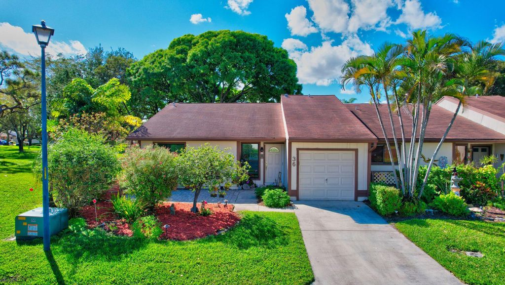 Photo of 36 Kensington Lane, Boynton Beach, FL 33426 (MLS # R10958483)
