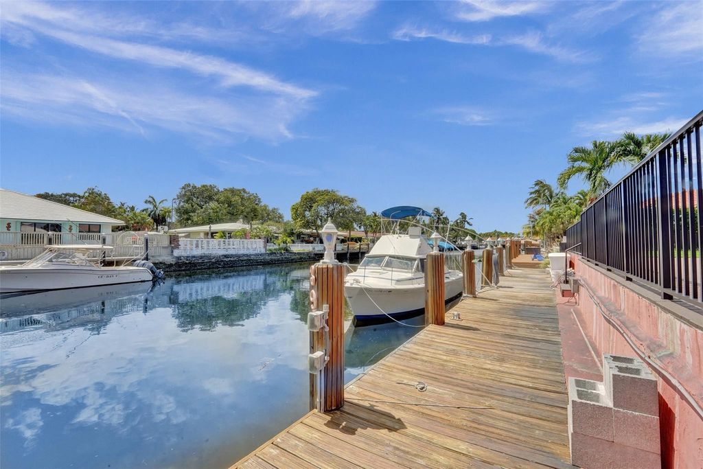 Photo of 391 SE 15th Avenue, Pompano Beach, FL 33060 (MLS # B26021146)