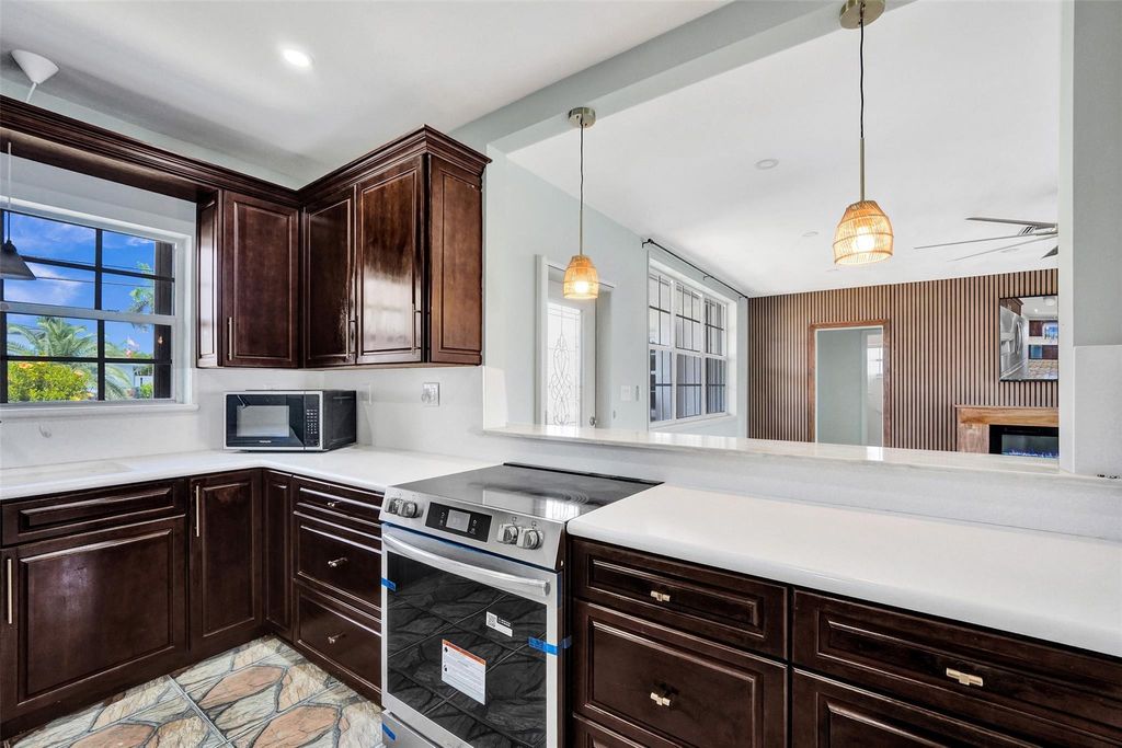 Photo of 391 SE 15th Avenue, Pompano Beach, FL 33060 (MLS # B26021146)