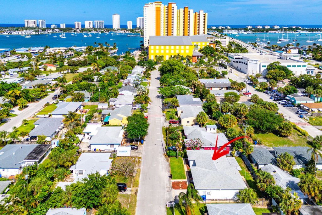 Photo of 147 E 28th Street E, Riviera Beach, FL 33404 (MLS # R11168755)