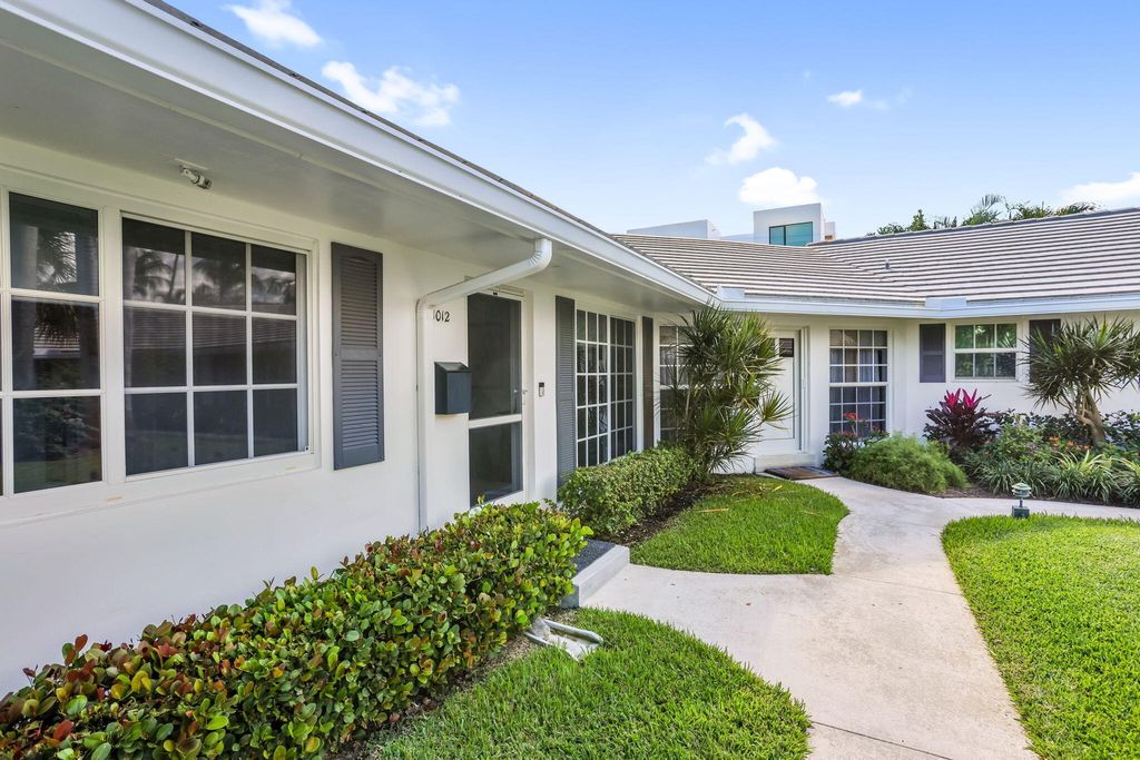 Photo of 1012 Langer Way, Delray Beach, FL 33483 (MLS # B26035287)