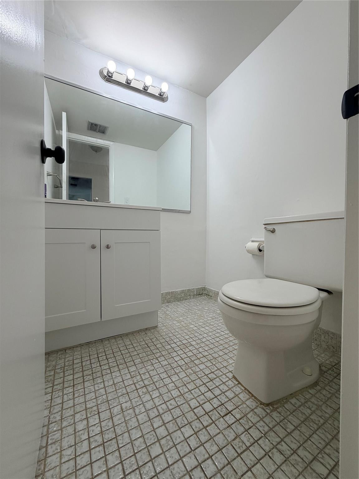 LE CHATEAU CONDO - Residential Lease