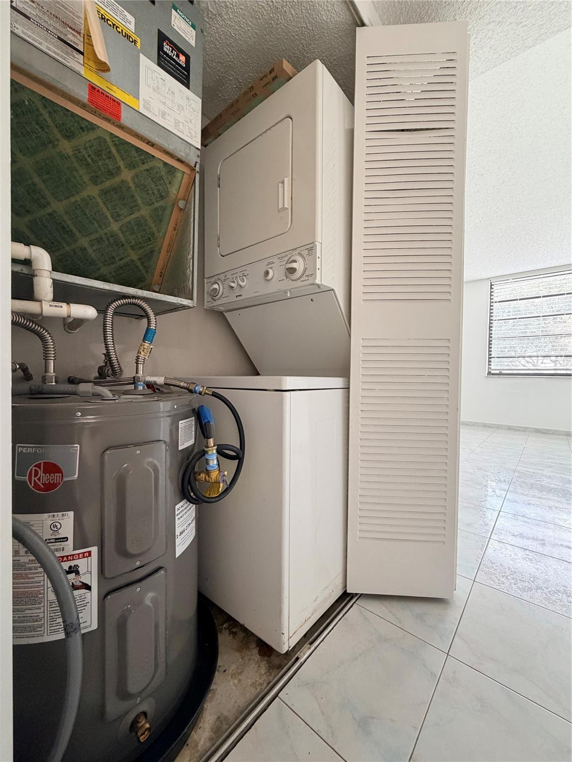 LE CHATEAU CONDO - Residential Lease