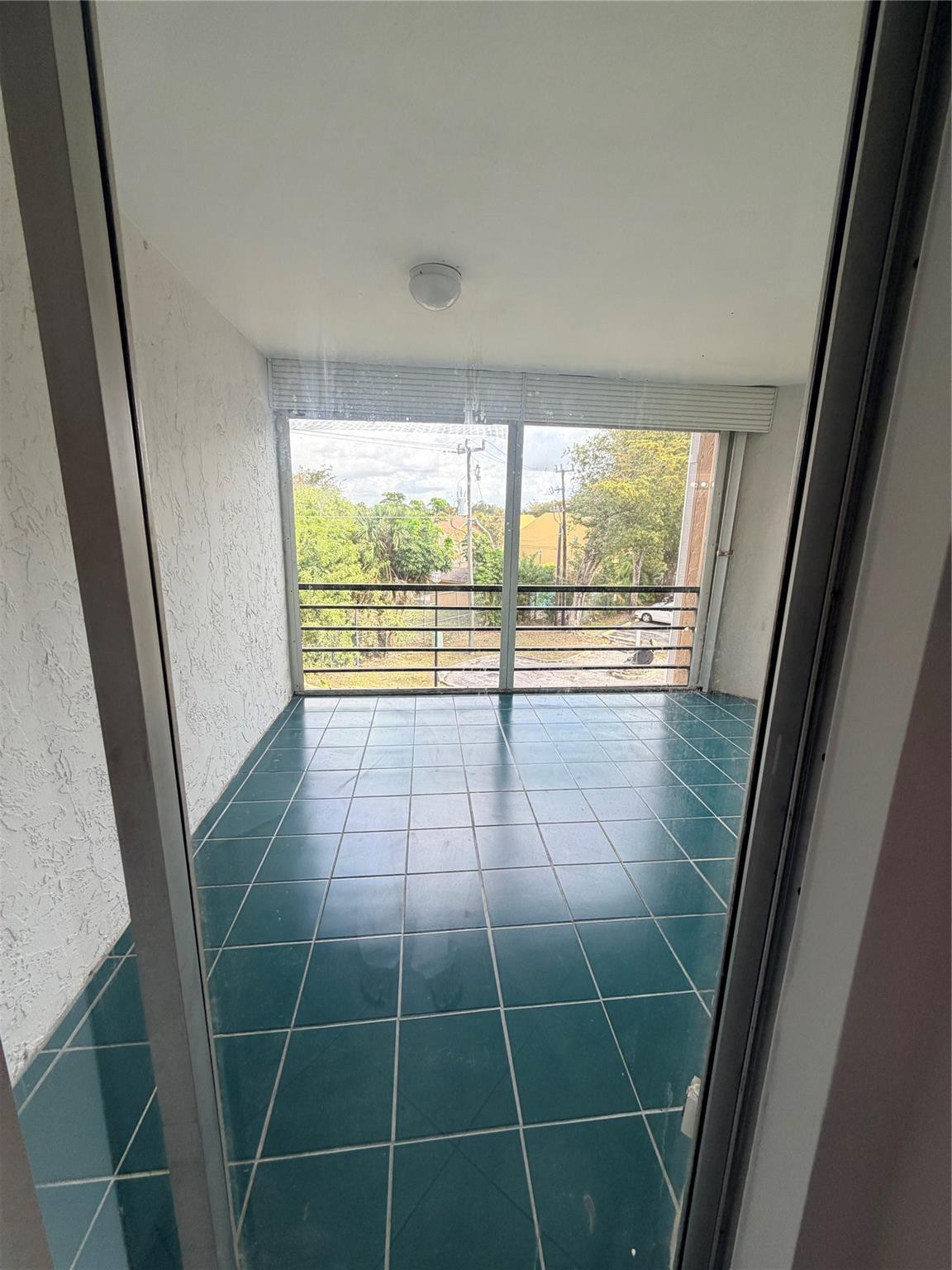 LE CHATEAU CONDO - Residential Lease