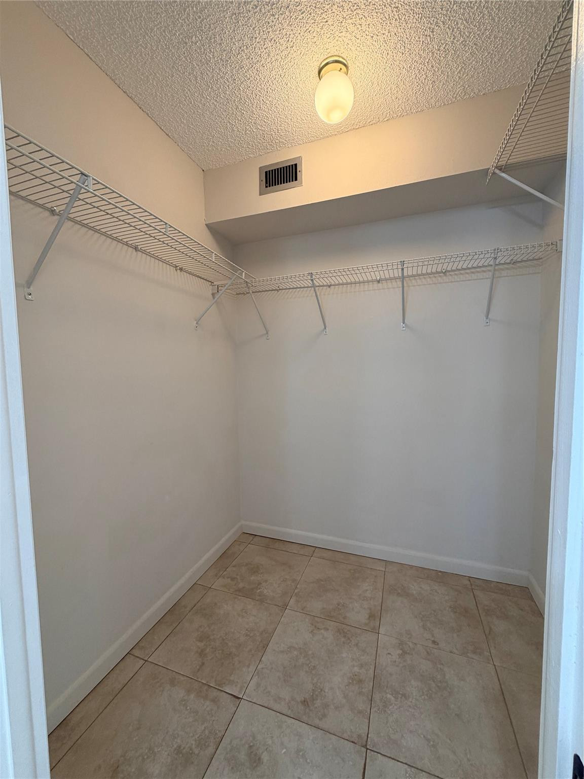 LE CHATEAU CONDO - Residential Lease