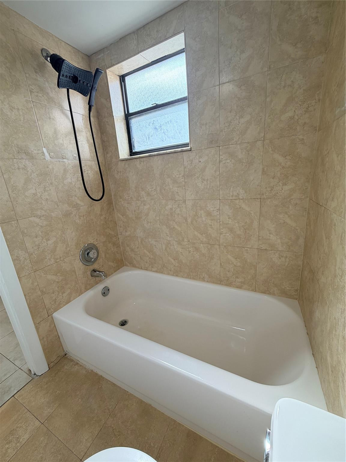 LE CHATEAU CONDO - Residential Lease