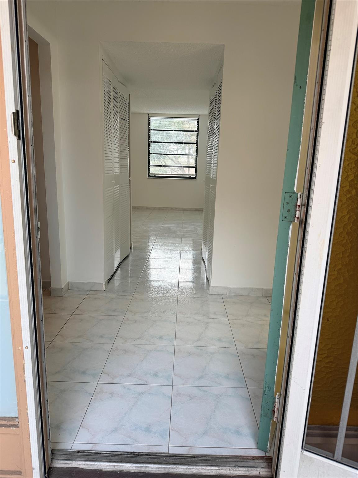 LE CHATEAU CONDO - Residential Lease