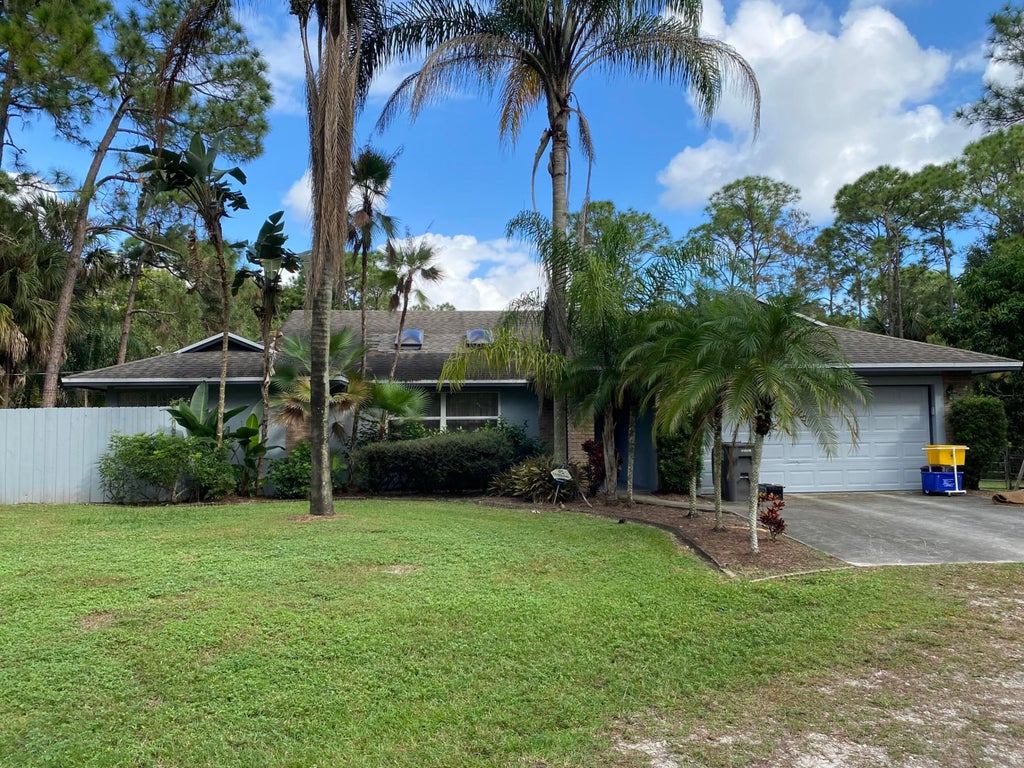 Photo of 10245 N 157 Street N, Jupiter, FL 33478 (MLS # B26071395)