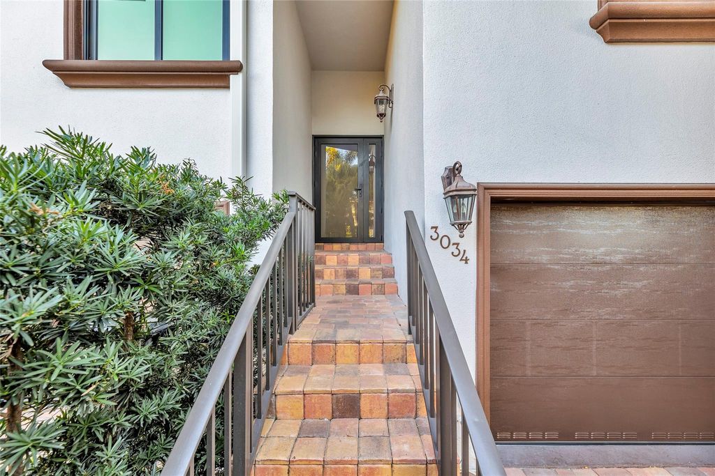 Photo of 3034 NE 49th Street, Fort Lauderdale, FL 33308 (MLS # F10474095)