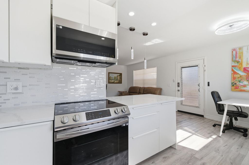 Photo of 193 Burgundy E, Delray Beach, FL 33484 (MLS # R11141751)