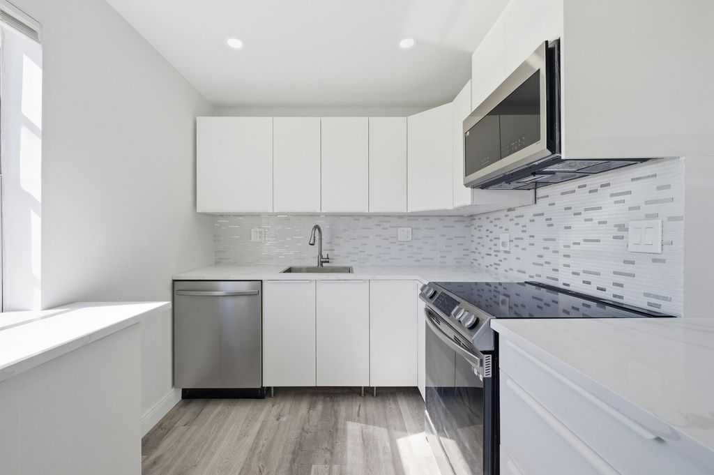 Photo of 193 Burgundy E, Delray Beach, FL 33484 (MLS # R11141751)