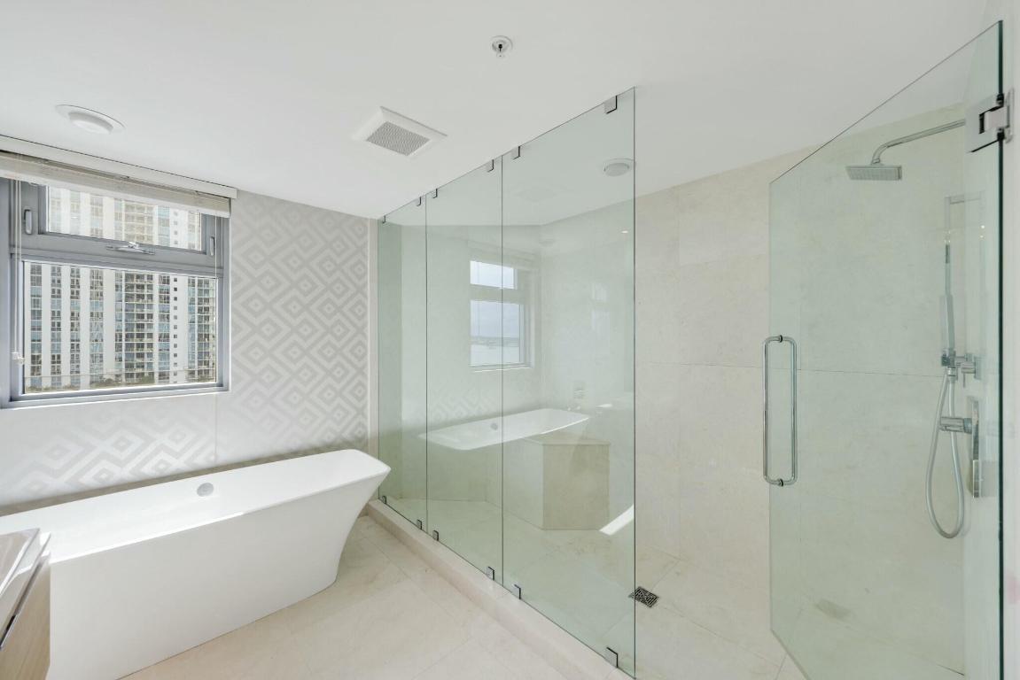 MARINA PALMS RESIDENCES NORTH CONDO - Residential