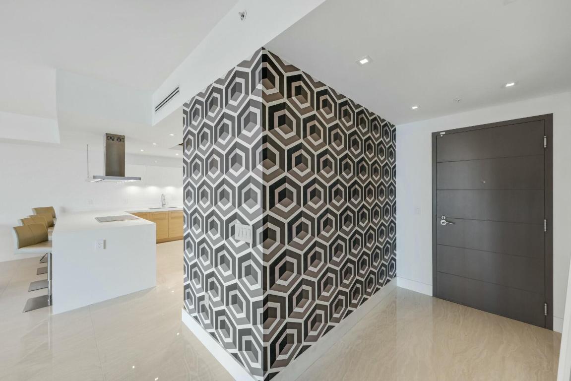 MARINA PALMS RESIDENCES NORTH CONDO - Residential