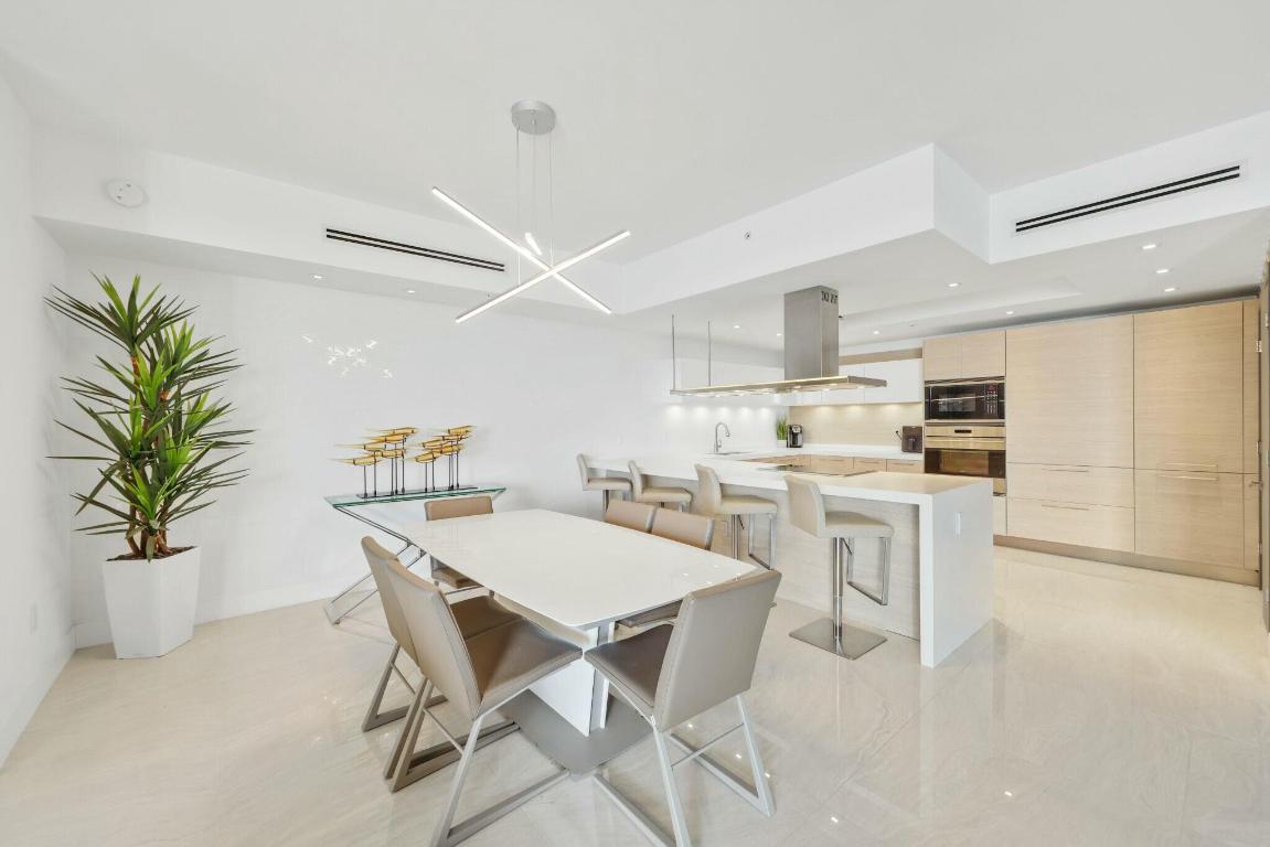 MARINA PALMS RESIDENCES NORTH CONDO - Residential