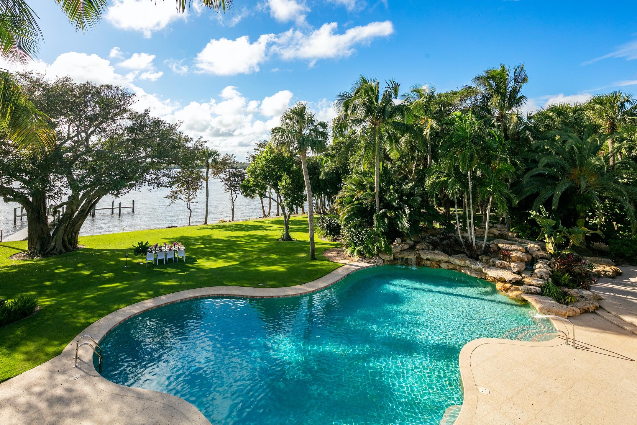 JUPITER ISLAND - Residential