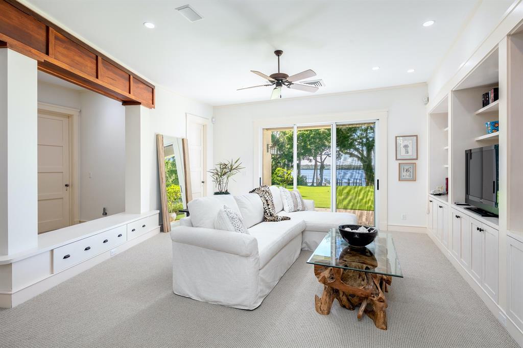 JUPITER ISLAND - Residential