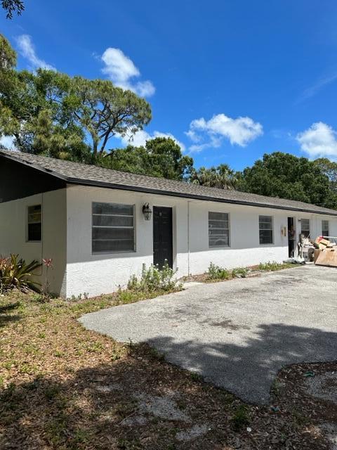 Newly updated 2 bedroom 1 bathroom apartment located in Fort Pierce. New Vynle Plank flooring, vanities and counter tops were just installed and freshly painted!
