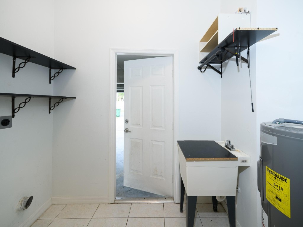 Pod 13 At Monarch Lakes 1 - Residential Lease