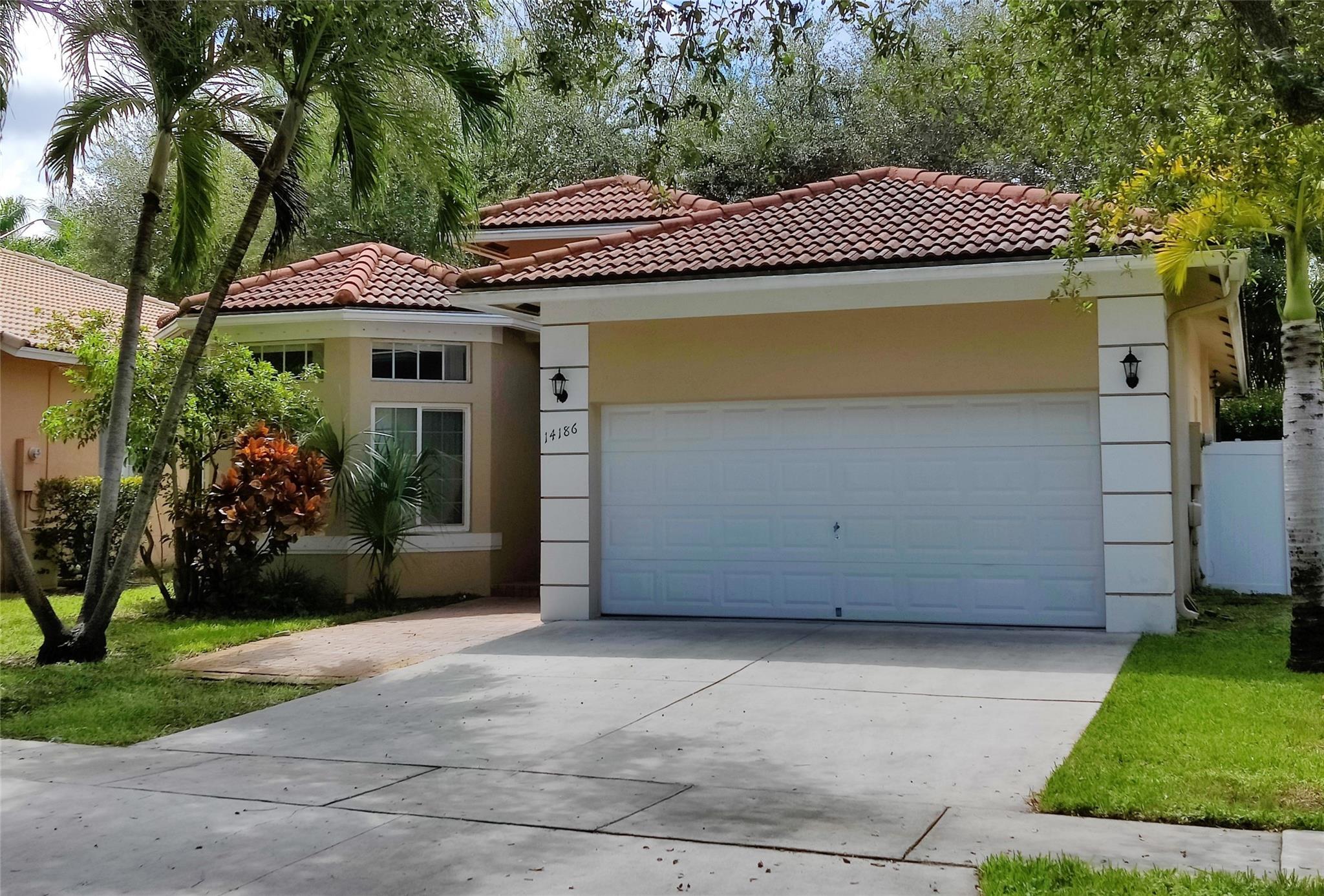 Pod 13 At Monarch Lakes 1 - Residential Lease