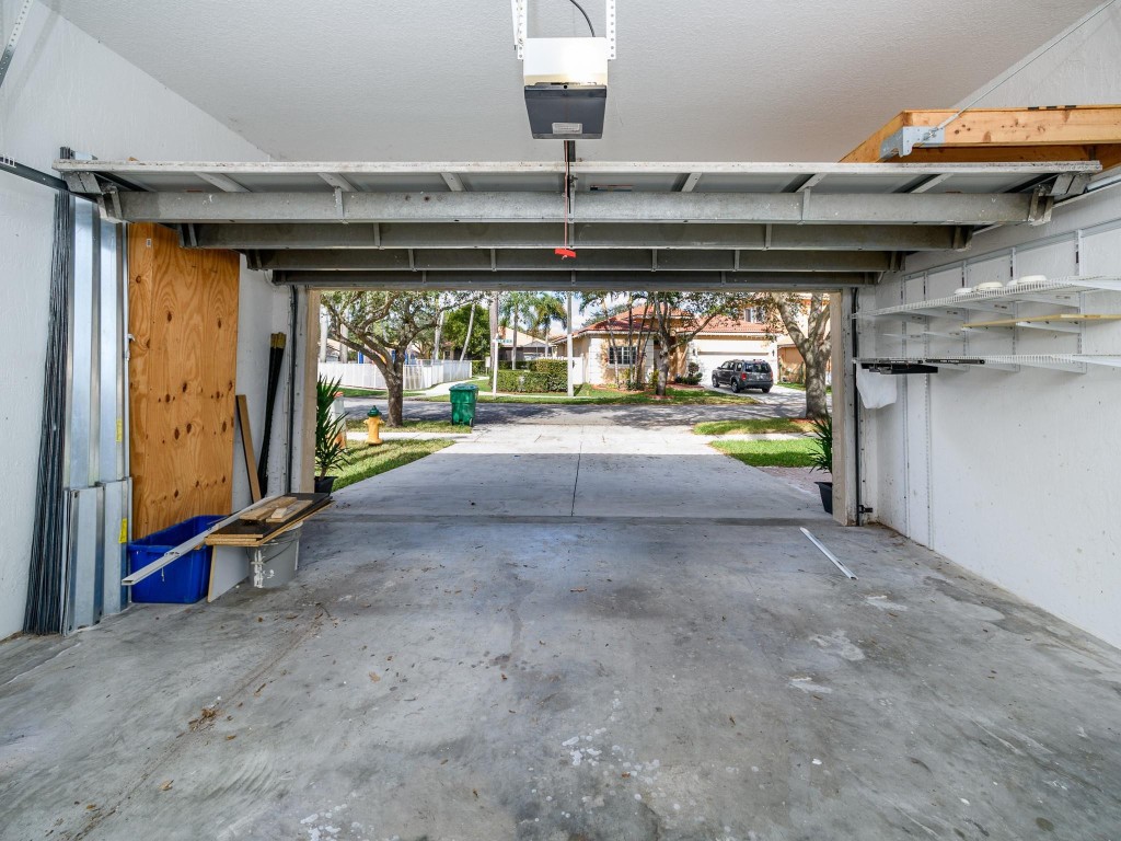 Pod 13 At Monarch Lakes 1 - Residential Lease