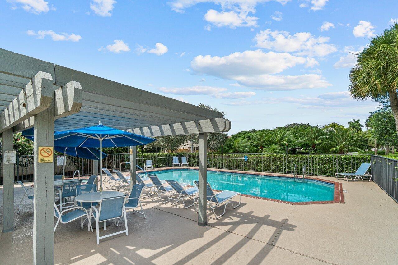 WIMBLEDON VILLAS OF VIA VERDE - Residential Lease