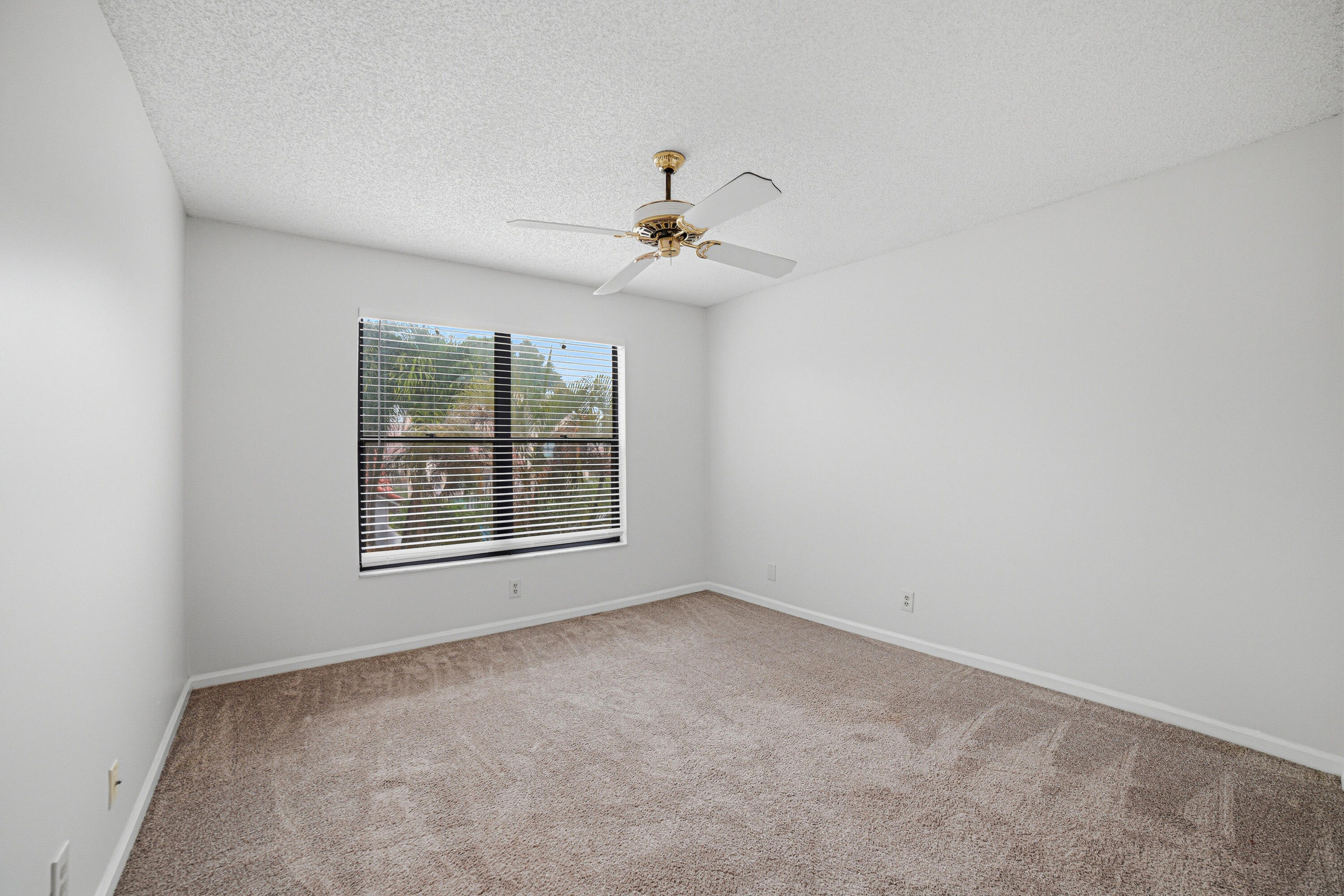 WIMBLEDON VILLAS OF VIA VERDE - Residential Lease