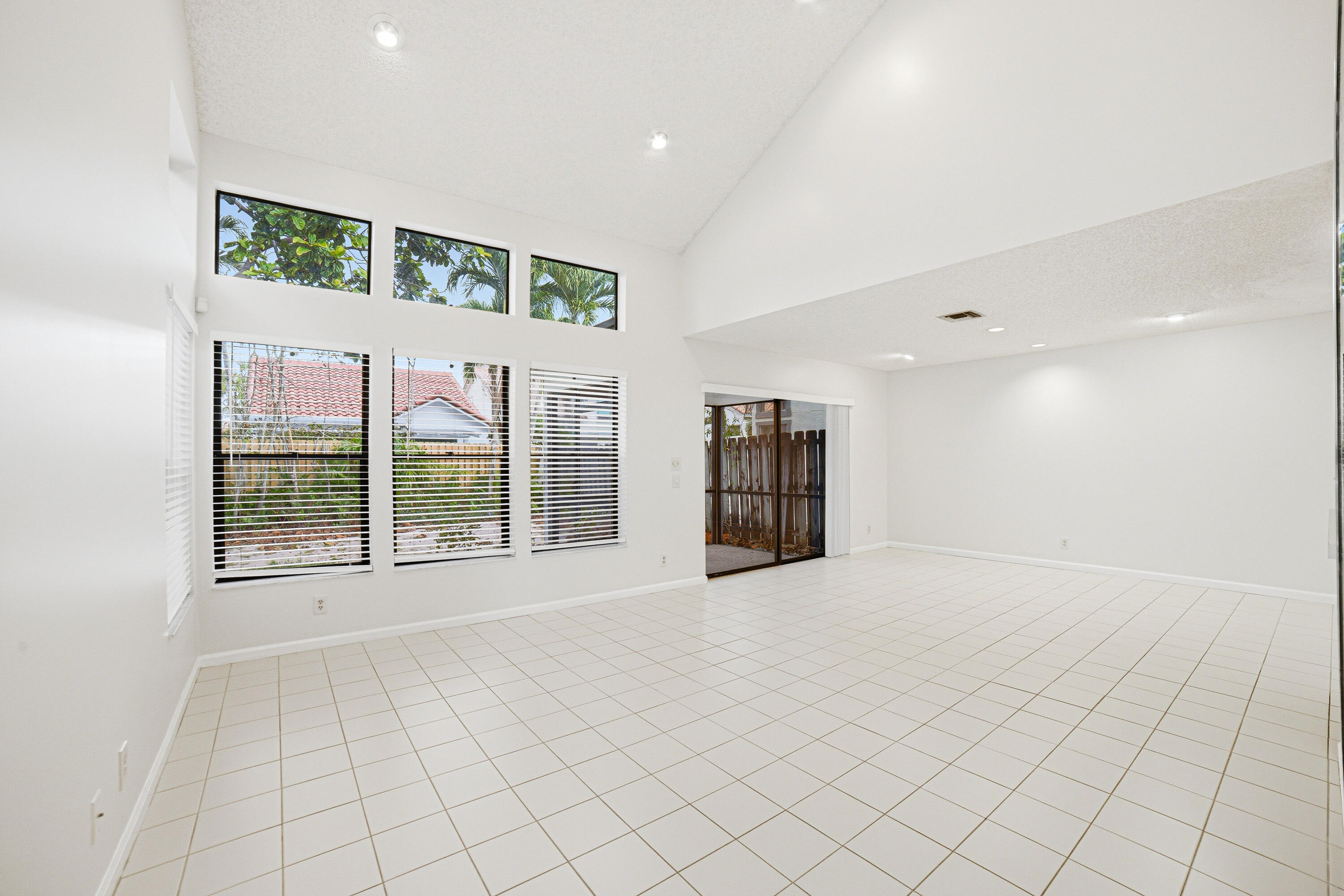 WIMBLEDON VILLAS OF VIA VERDE - Residential Lease