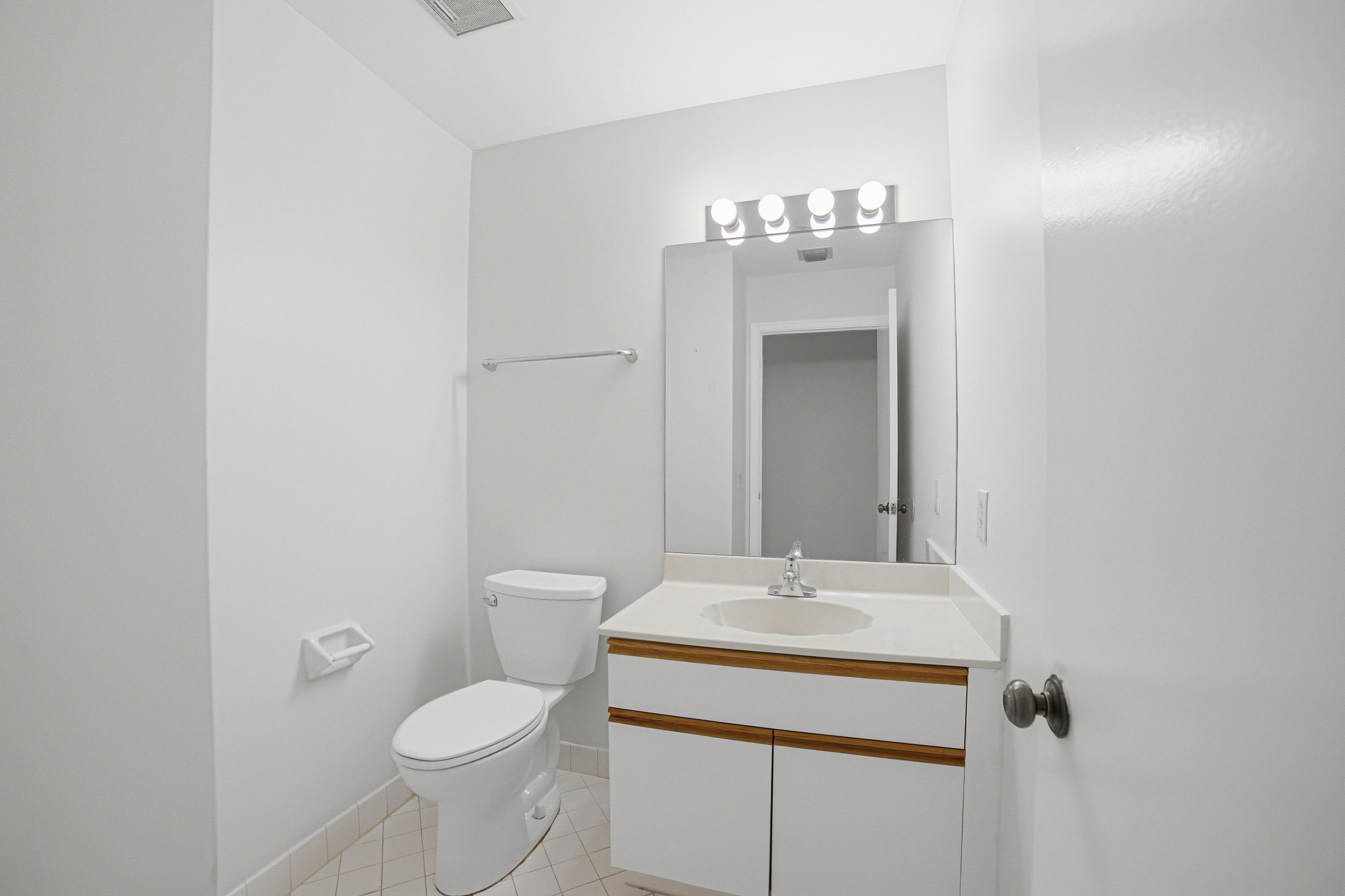 WIMBLEDON VILLAS OF VIA VERDE - Residential Lease