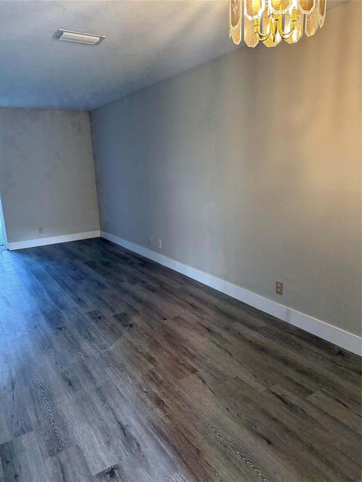 the hamptons - Residential Lease