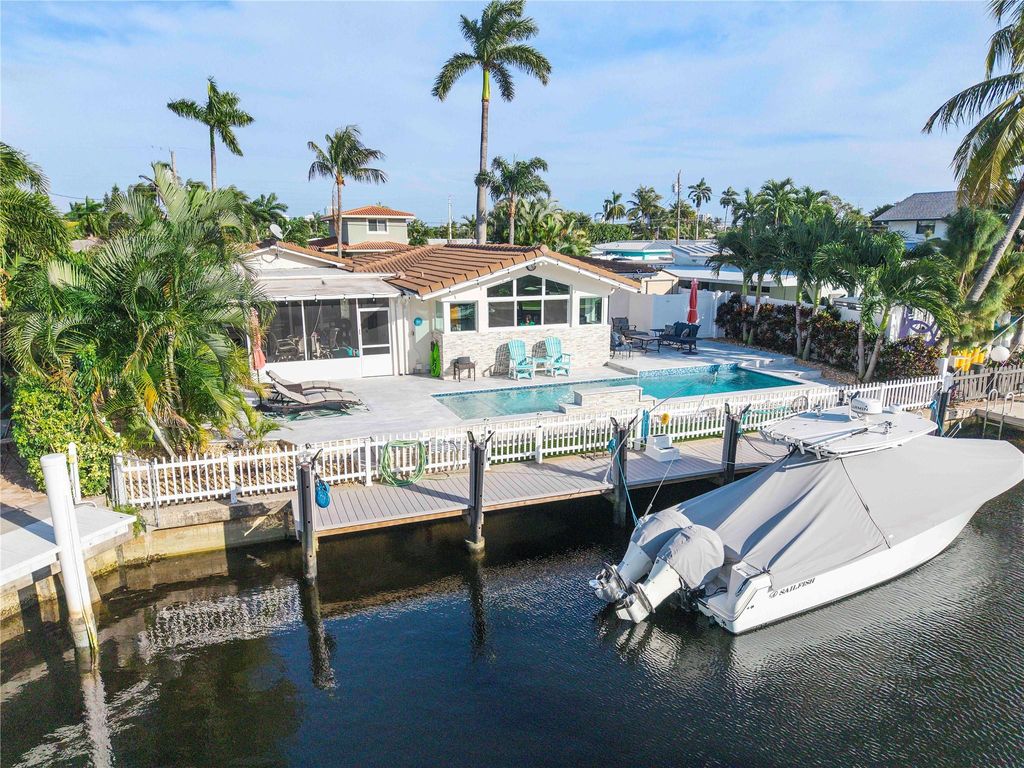 Photo of 731 SE 4th Ave, Pompano Beach, FL 33060 (MLS # F10535353)