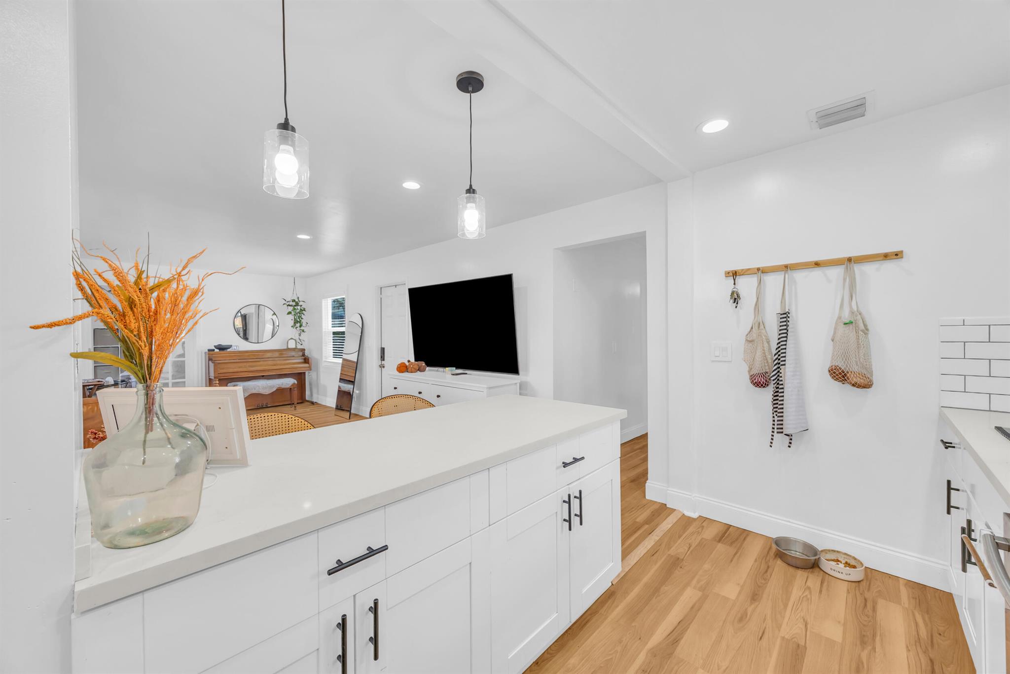 View photos, virtual tours, details... 518 S N Street