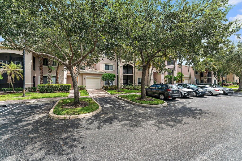 Photo of 2806 Veronia Drive #111, Palm Beach Gardens, FL 33410 (MLS # R11022607)